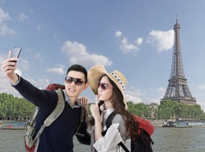 chinese-traveling-to-paris